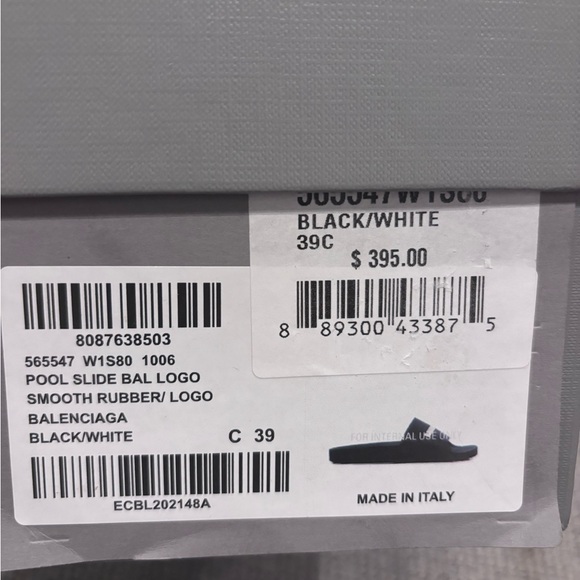 Brand New Balenciaga pool slides with dust bags. Size 39 / 9 US - Picture 3 of 10